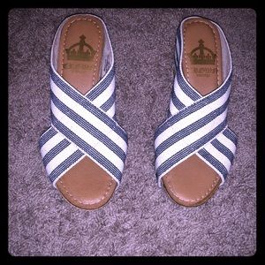 CROWN vintage slip on wedges